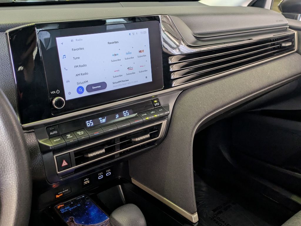 Thumbnail: 2025 Toyota Camry - 15