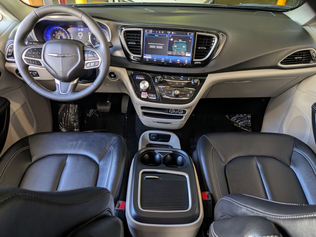 Thumbnail: 2024 Chrysler Pacifica - 25