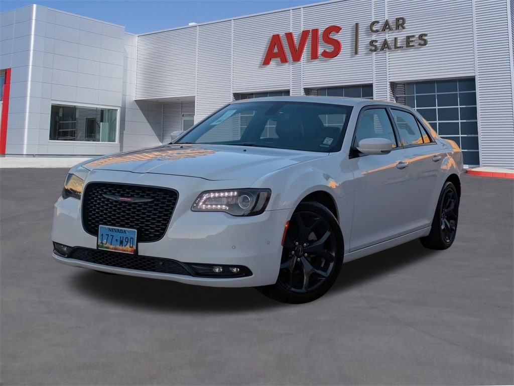 2023 Chrysler 300 S's photo
