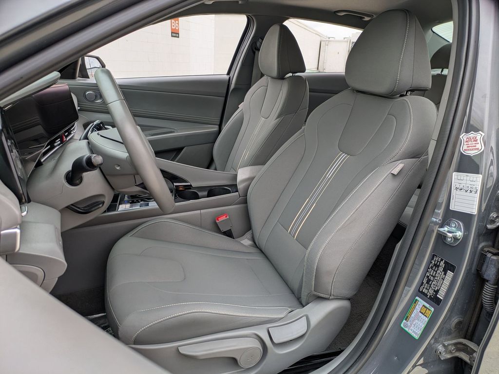 Thumbnail: 2025 Hyundai Elantra - 23