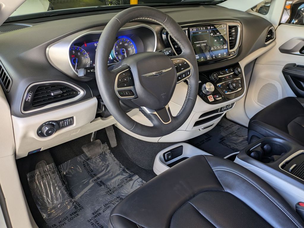 Thumbnail: 2024 Chrysler Pacifica - 14