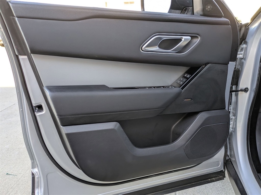 Thumbnail: 2024 Land Rover Range Rover Velar - 11