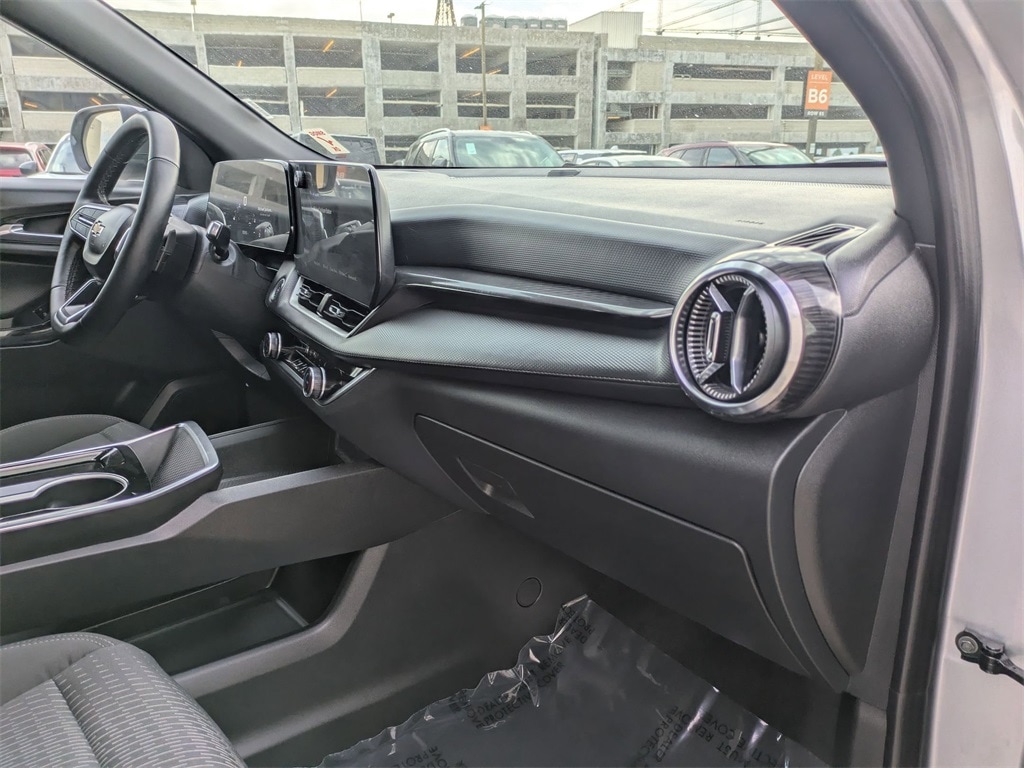 Thumbnail: 2025 Chevrolet Equinox - 33