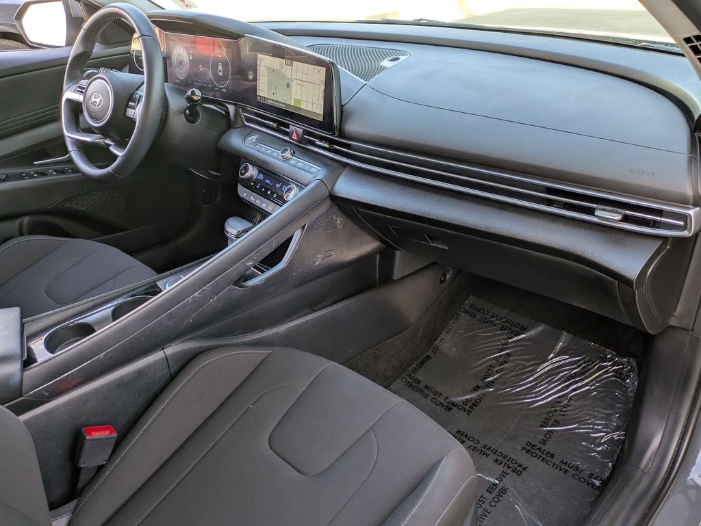 Thumbnail: 2025 Hyundai Elantra - 29