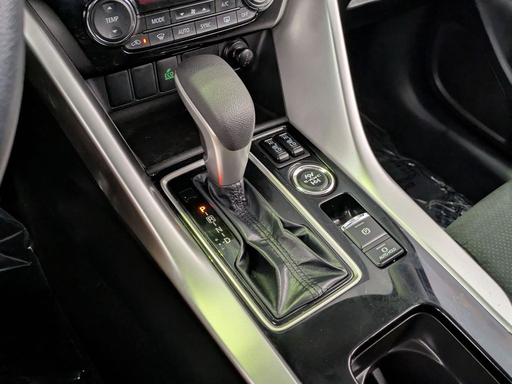 Thumbnail: 2025 Mitsubishi Eclipse Cross - 18
