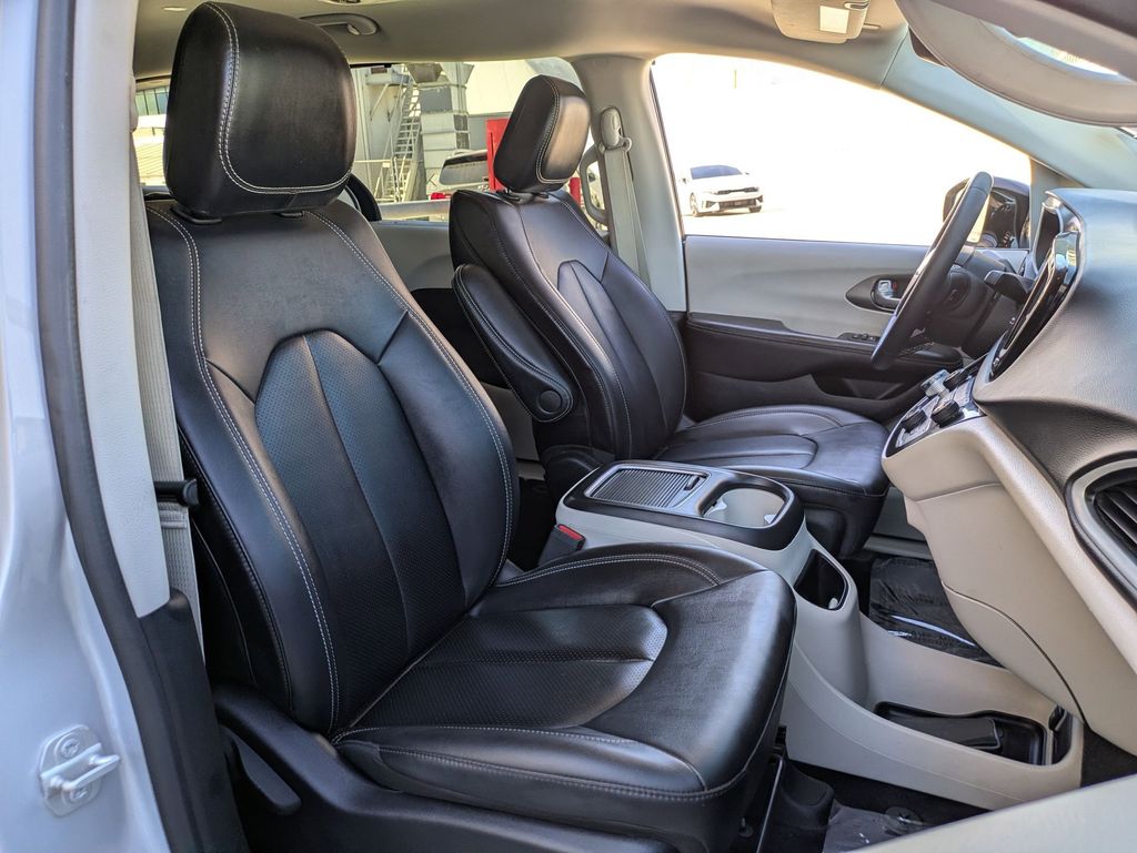 Thumbnail: 2024 Chrysler Pacifica - 28