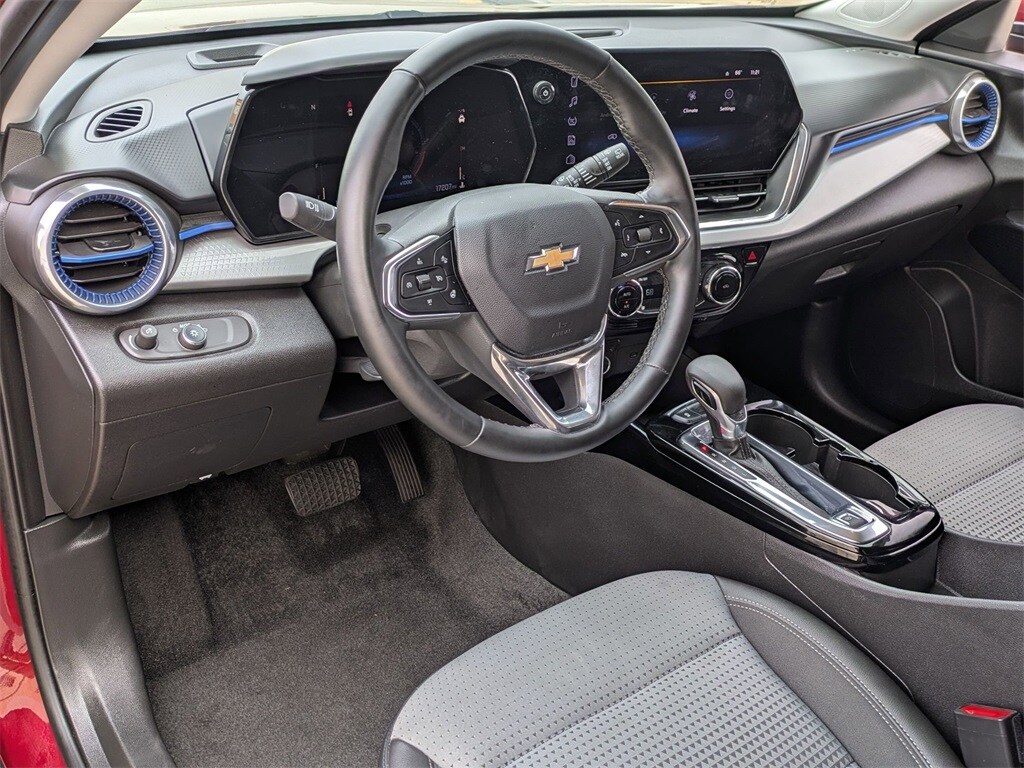 Thumbnail: 2025 Chevrolet Trax - 14