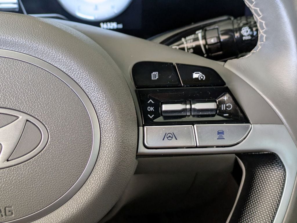 Thumbnail: 2025 Hyundai Elantra - 21