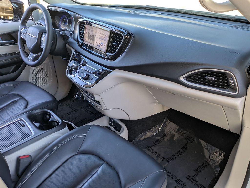 Thumbnail: 2024 Chrysler Pacifica - 29