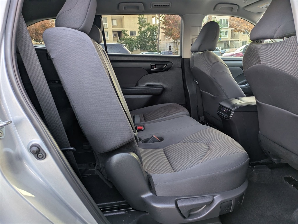 Thumbnail: 2024 Toyota Highlander - 31