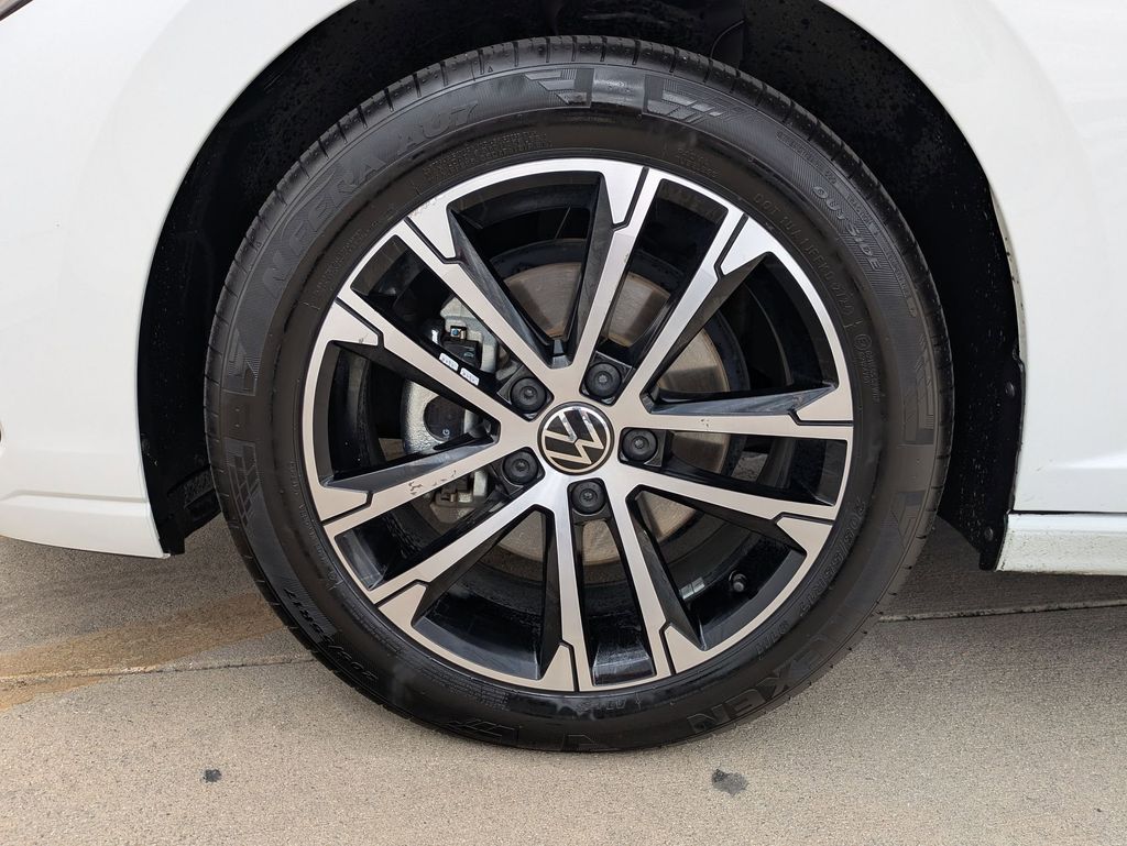 Thumbnail: 2025 Volkswagen Jetta - 31