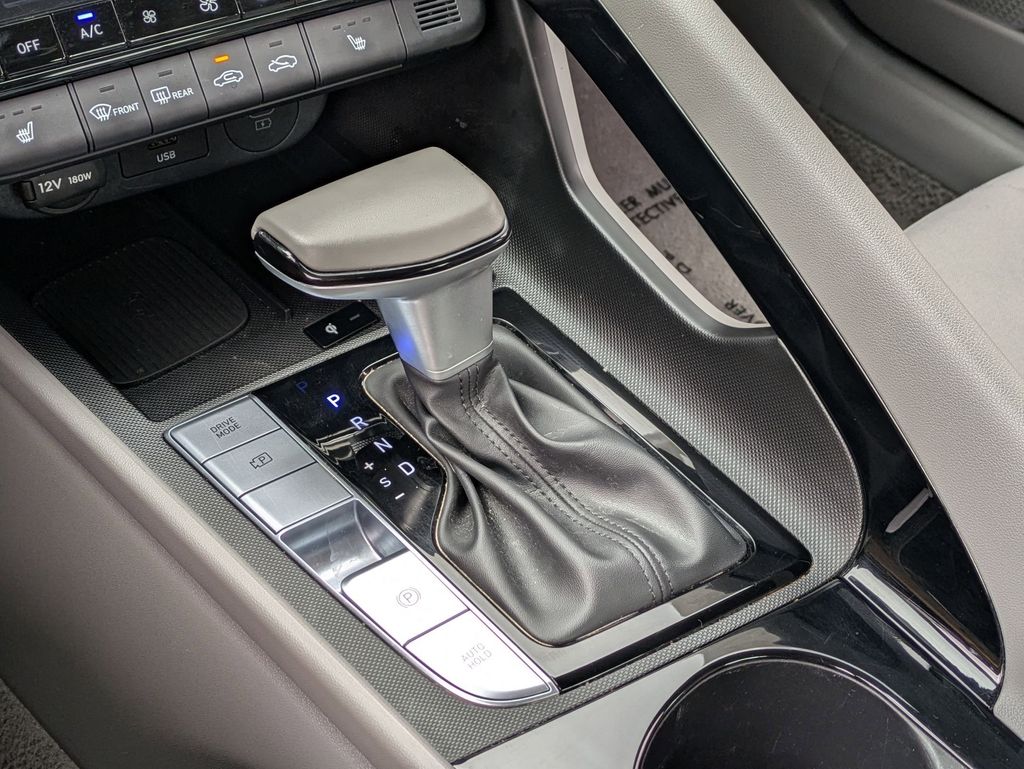 Thumbnail: 2025 Hyundai Elantra - 18