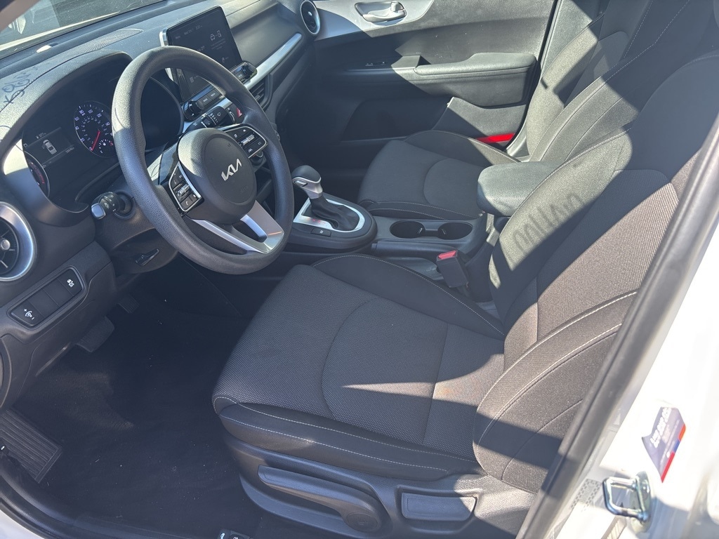 Thumbnail: 2023 Kia Forte - 4