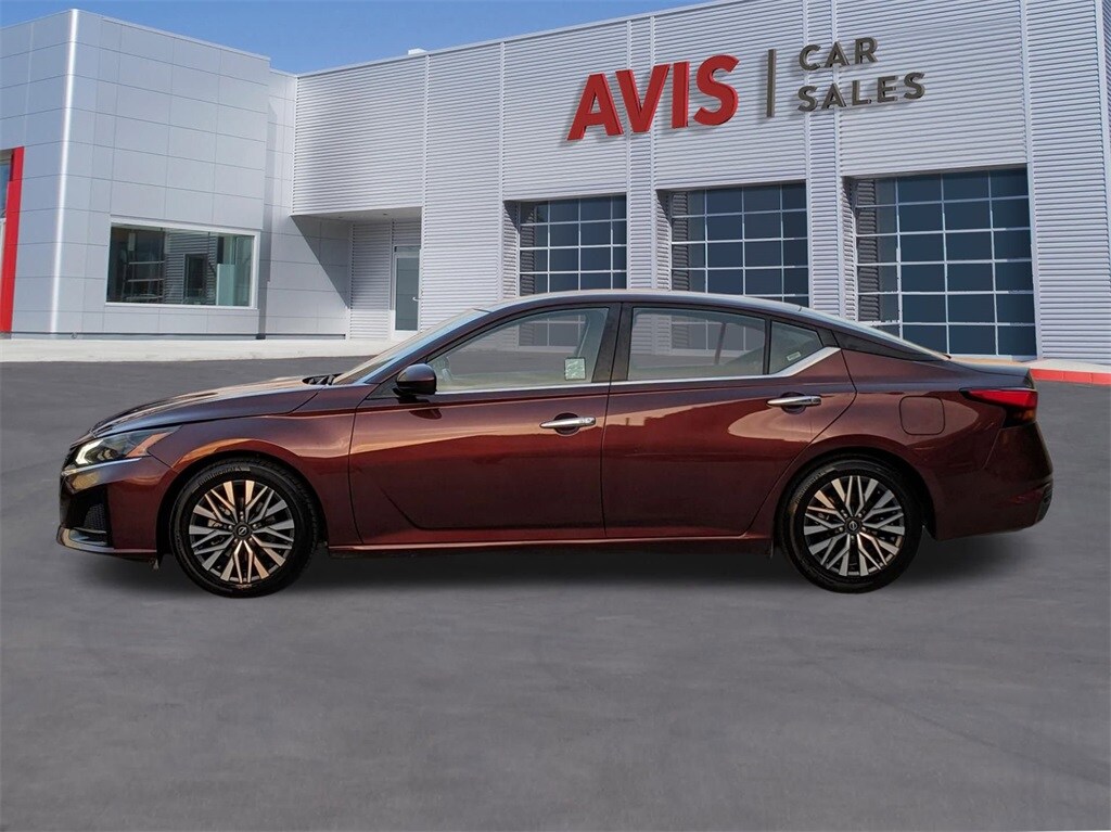 Thumbnail: 2023 Nissan Altima - 8