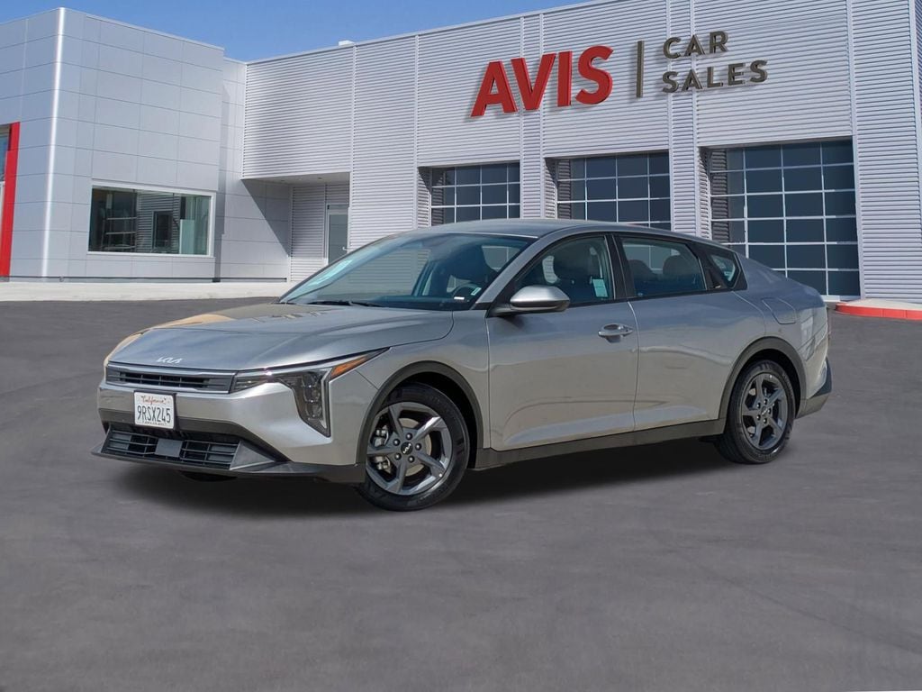 2025 Kia K4 LXS AT's photo