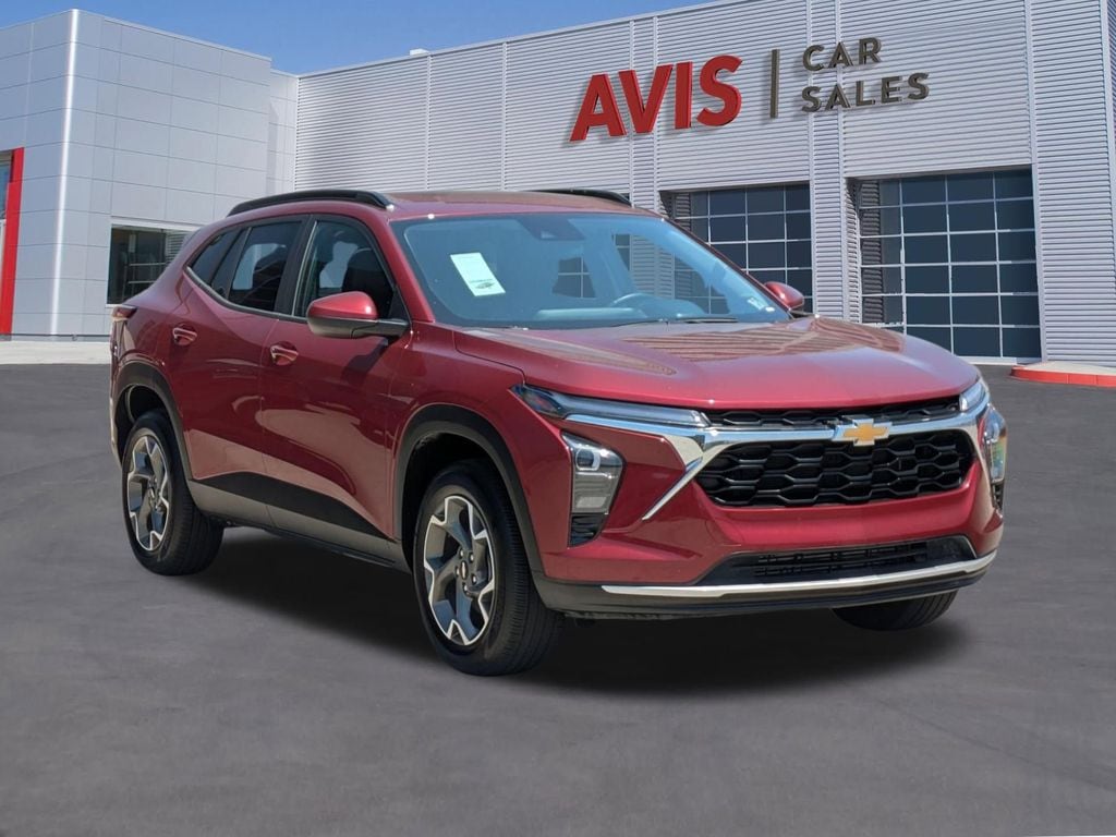 Thumbnail: 2025 Chevrolet Trax - 3