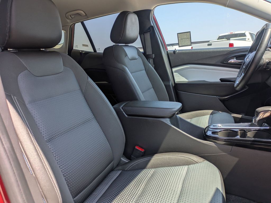 Thumbnail: 2025 Chevrolet Trax - 14