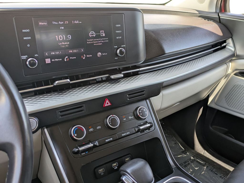 Thumbnail: 2023 Kia Carnival - 15