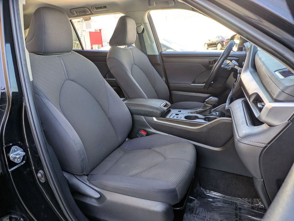 Thumbnail: 2024 Toyota Highlander - 28