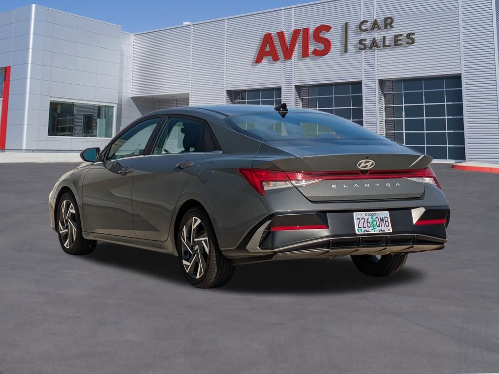 Thumbnail: 2025 Hyundai Elantra - 9