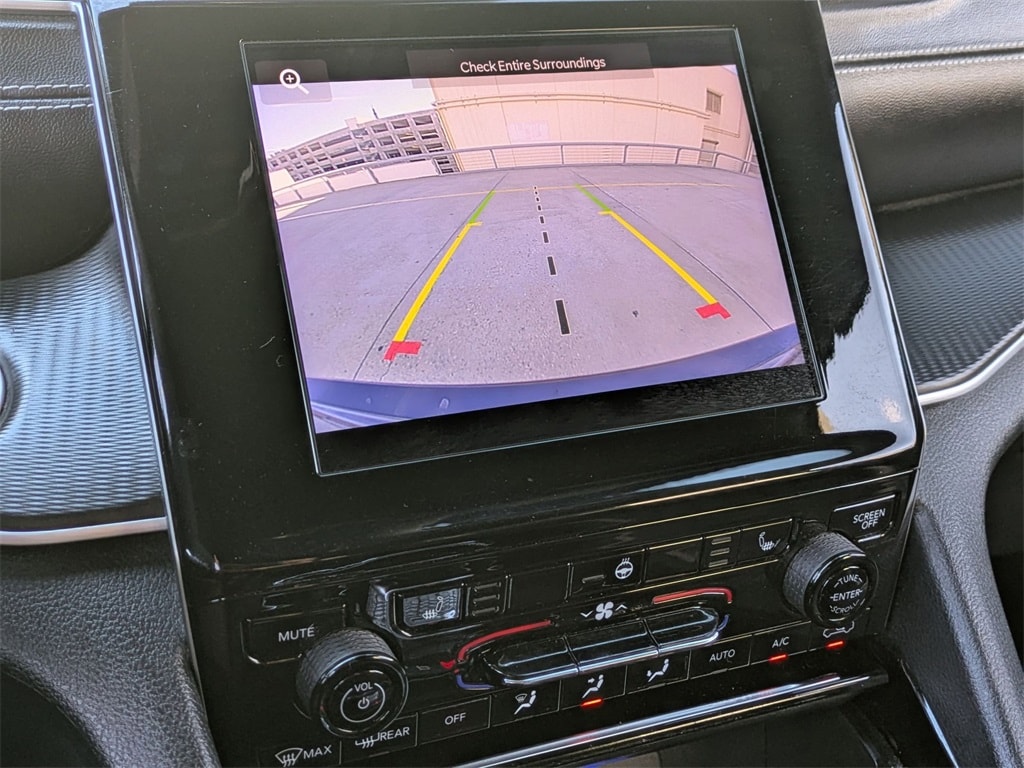 Thumbnail: 2023 Jeep Grand Cherokee - 16