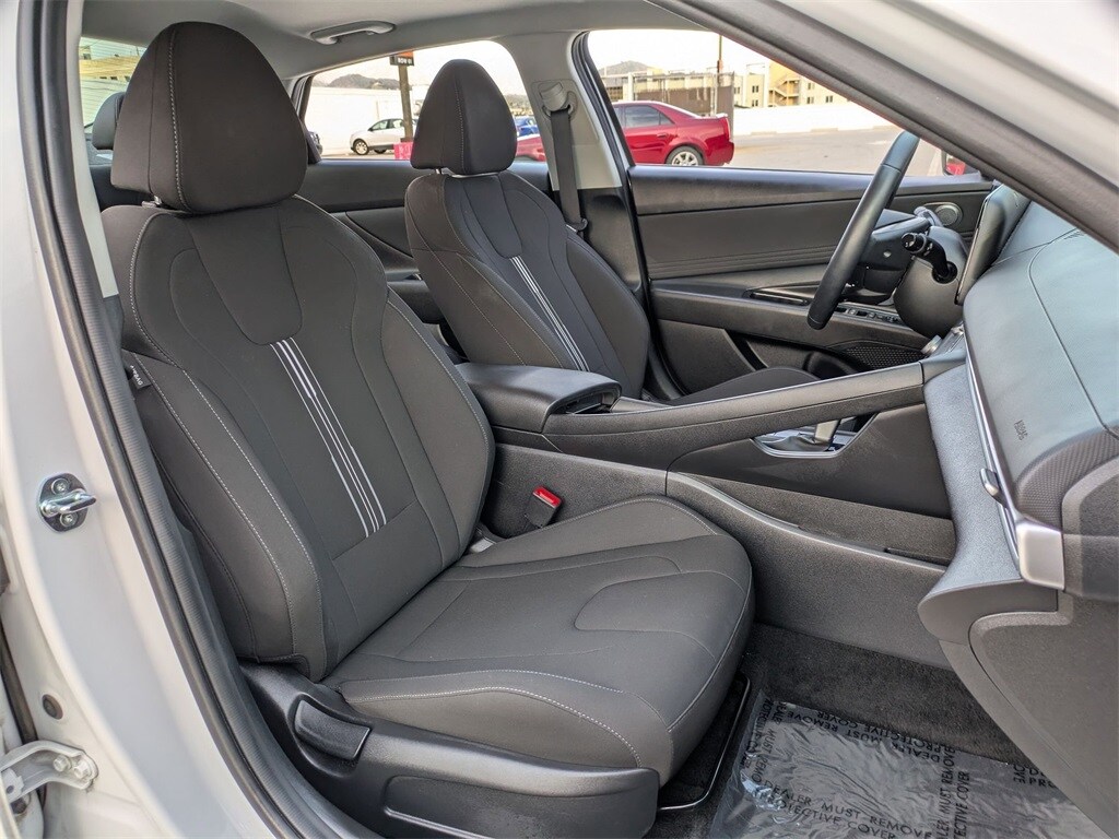 Thumbnail: 2025 Hyundai Elantra - 28