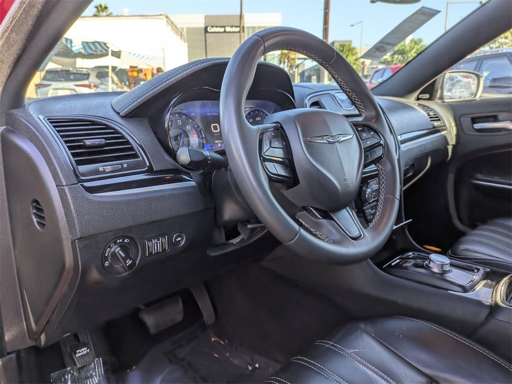 Thumbnail: 2023 Chrysler 300 - 15