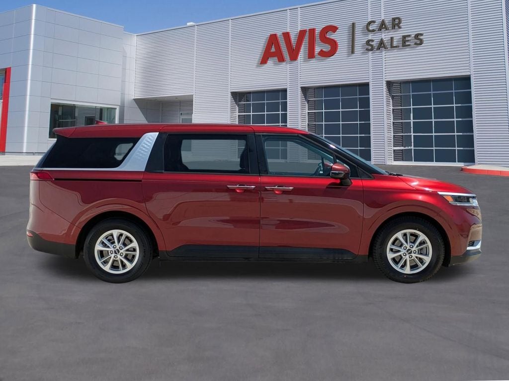 Thumbnail: 2023 Kia Carnival - 5