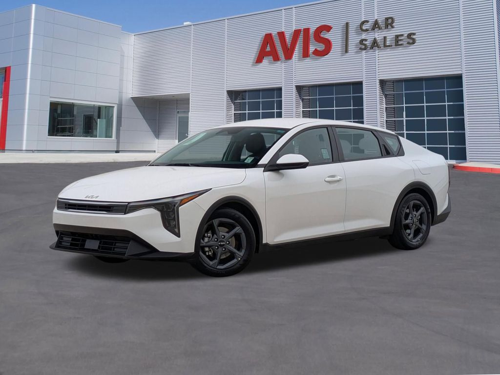 Thumbnail: 2025 Kia K4 - 1