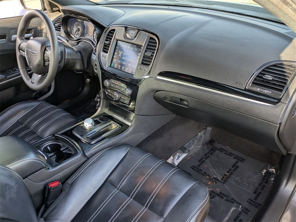 Thumbnail: 2023 Chrysler 300 - 29