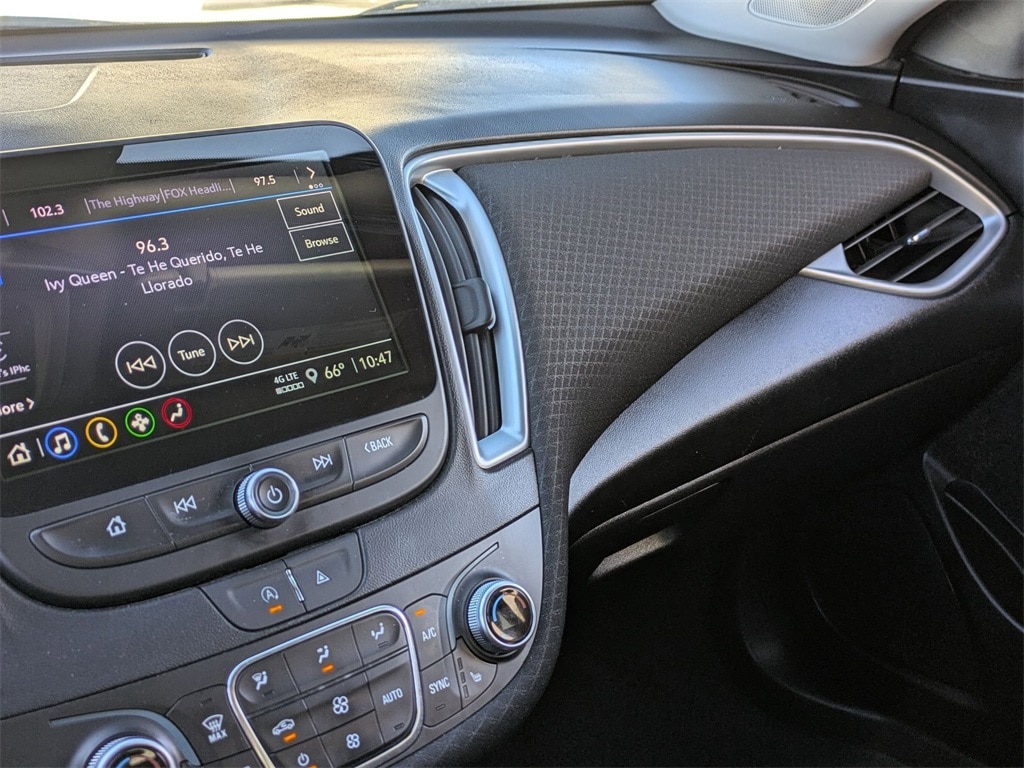 Thumbnail: 2023 Chevrolet Malibu - 15