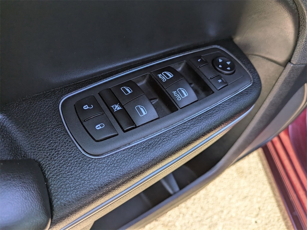 Thumbnail: 2023 Chrysler 300 - 13