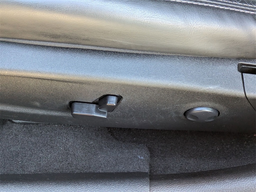 Thumbnail: 2023 Chrysler 300 - 14