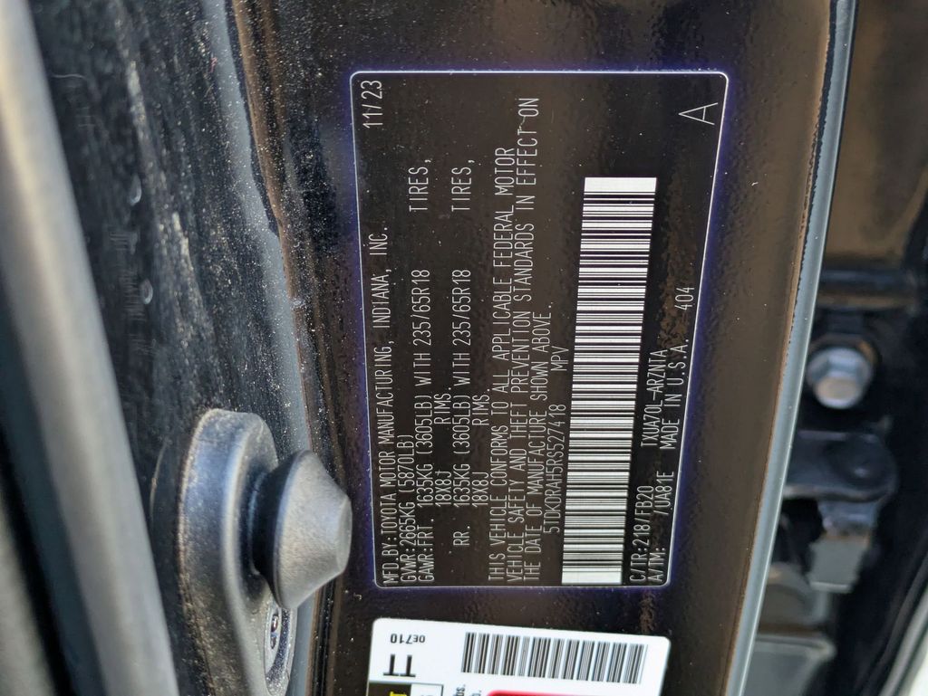 Thumbnail: 2024 Toyota Highlander - 32