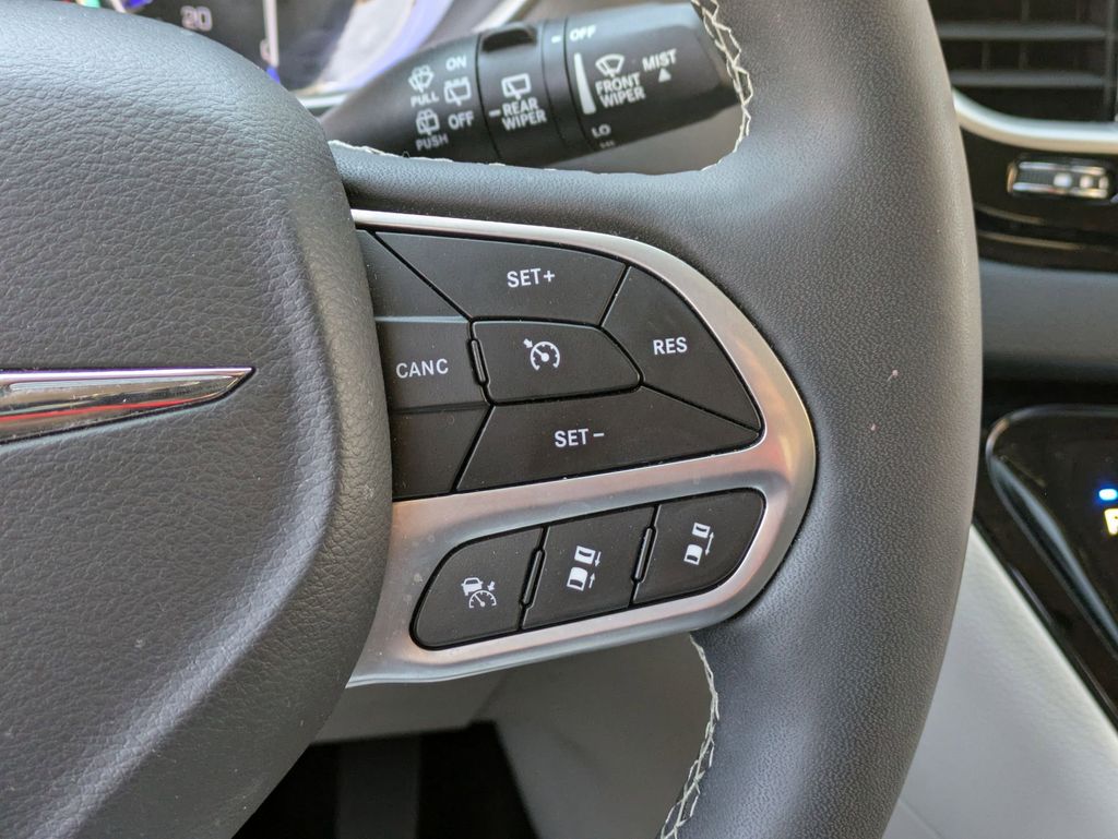 Thumbnail: 2024 Chrysler Pacifica - 21