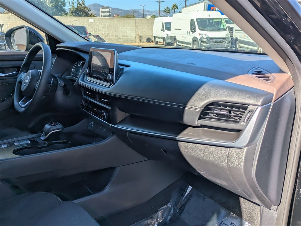 Thumbnail: 2023 Nissan Rogue - 33