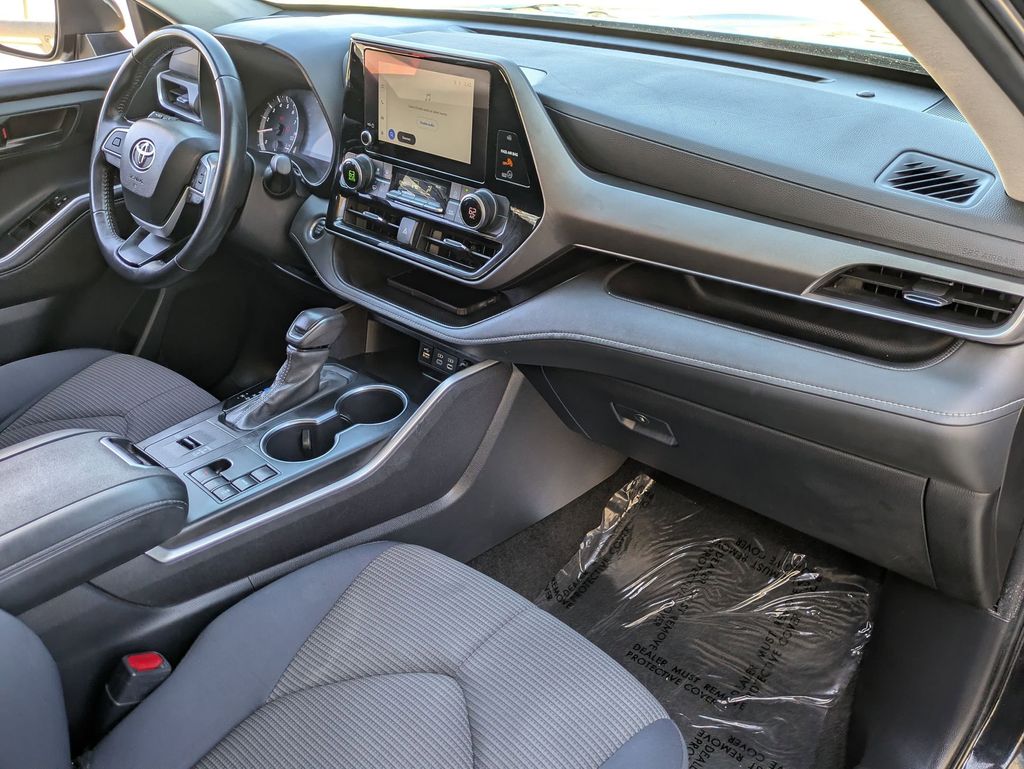 Thumbnail: 2024 Toyota Highlander - 29