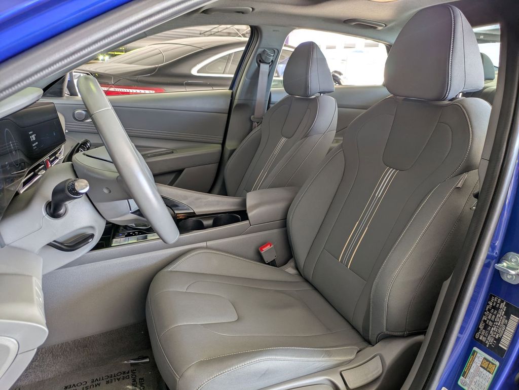 Thumbnail: 2025 Hyundai Elantra - 23