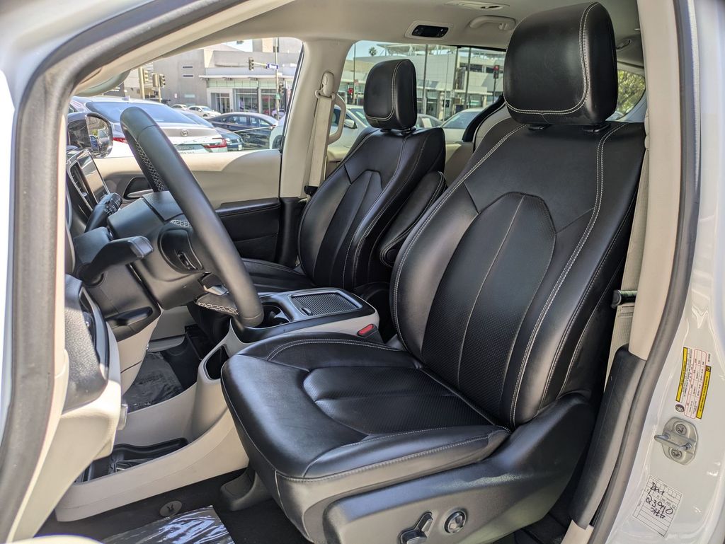 Thumbnail: 2024 Chrysler Pacifica - 23