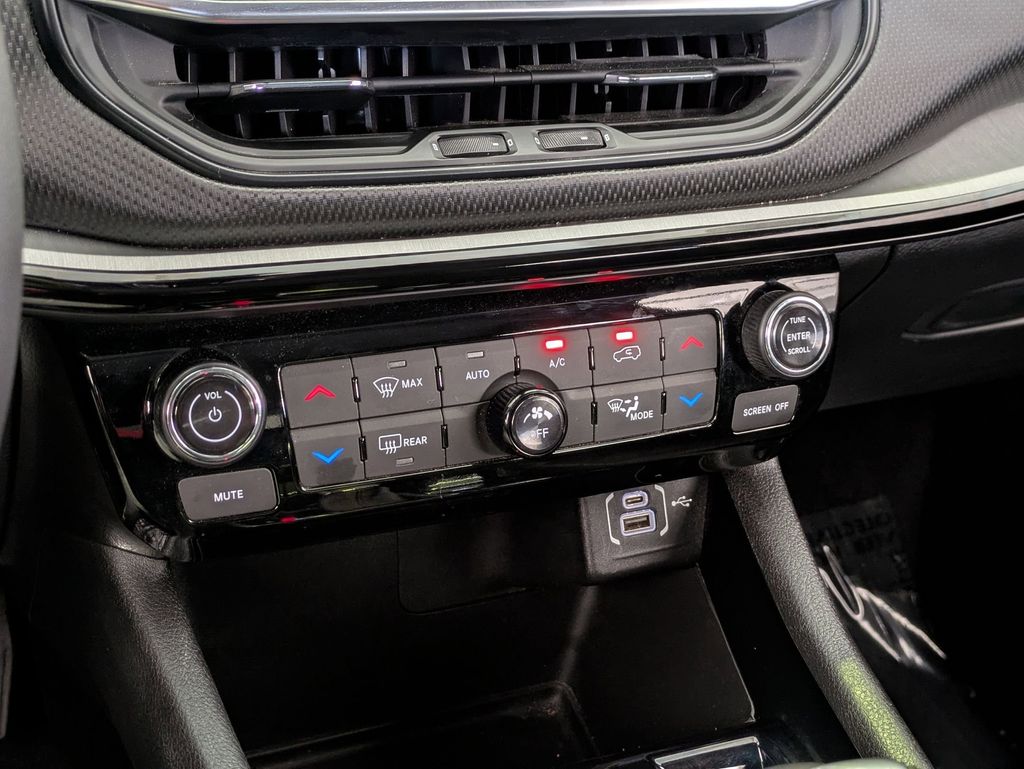 Thumbnail: 2025 Jeep Compass - 17