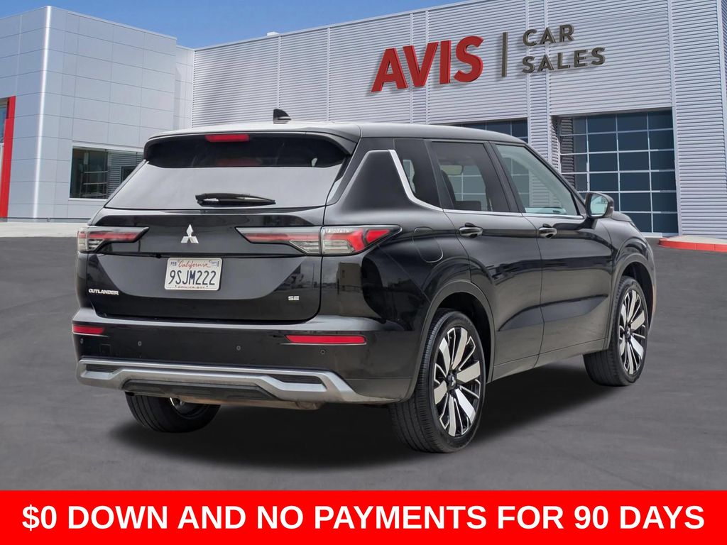 Thumbnail: 2025 Mitsubishi Outlander - 7