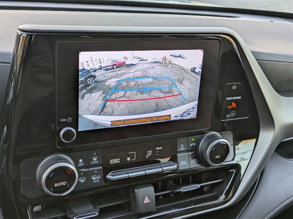 Thumbnail: 2024 Toyota Highlander - 18