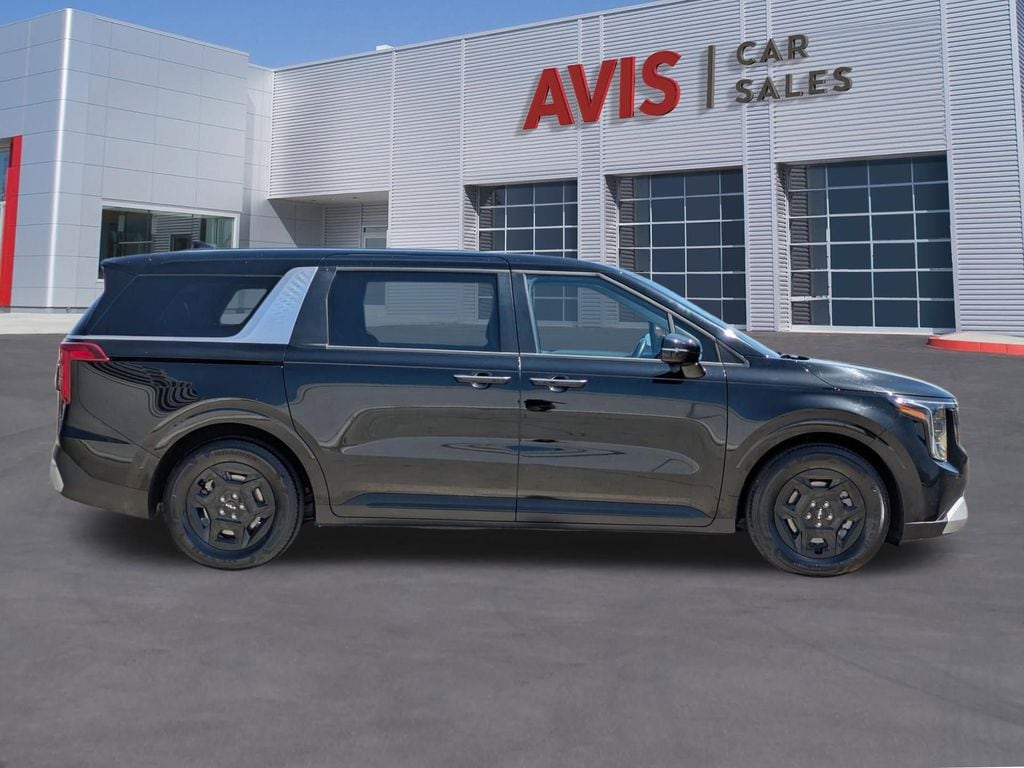 Thumbnail: 2025 Kia Carnival - 5
