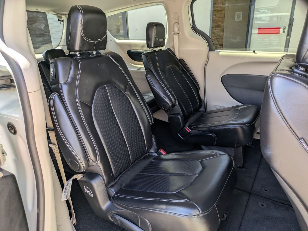 Thumbnail: 2024 Chrysler Pacifica - 27