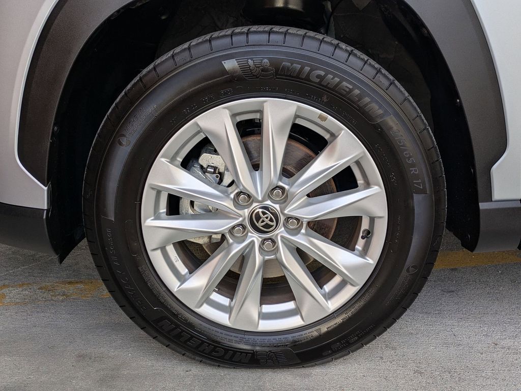 Thumbnail: 2025 Toyota Corolla Cross - 31