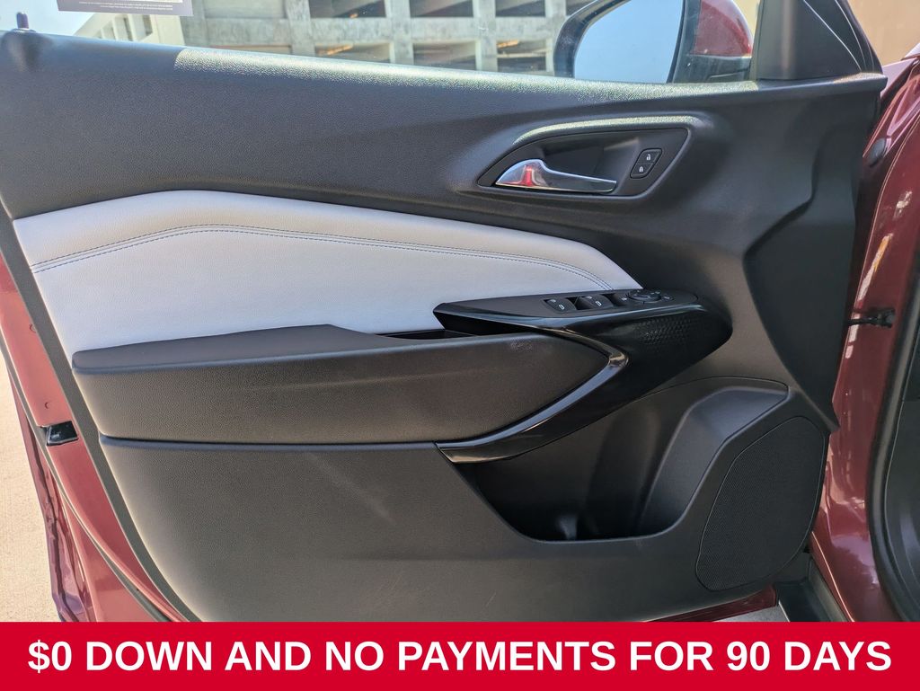 2025 Chevrolet Trax LT - Photo 18