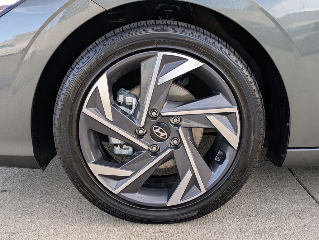 Thumbnail: 2025 Hyundai Elantra - 31