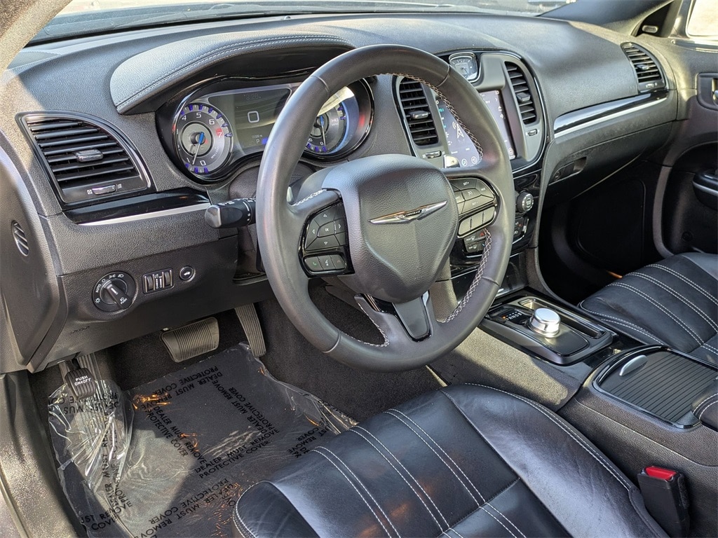 Thumbnail: 2023 Chrysler 300 - 14