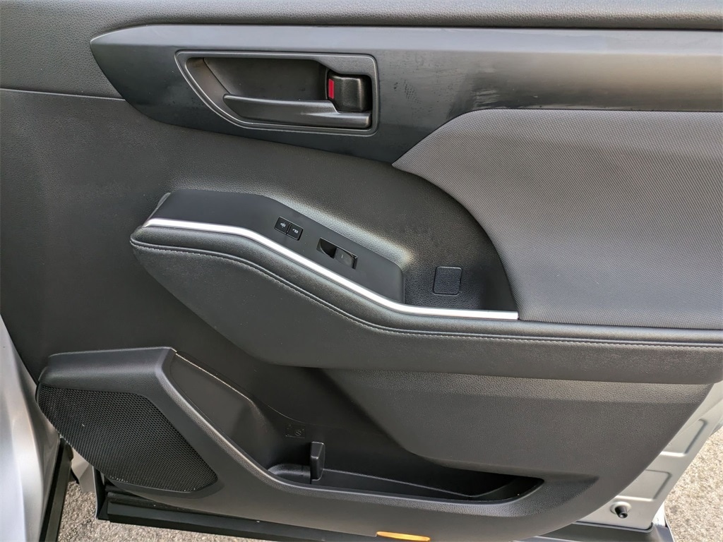 Thumbnail: 2024 Toyota Highlander - 34