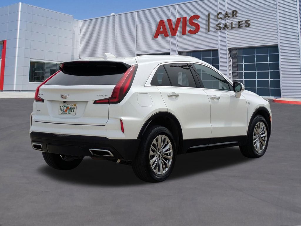 Thumbnail: 2024 Cadillac XT4 - 6